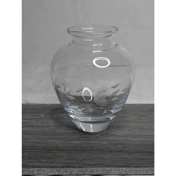 Princess House #411 Heritage Crystal Accent Mini Vase 4.5" Hand blown Etched - Picture 3 of 5